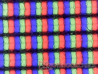 RGB-pixels zijn niet zo korrelig als bij de meeste andere matte beeldschermen, voor subjectief scherpere beelden