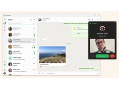 Een promotieafbeelding voor WhatsApp op Windows 11 met de gebruikersinterface van de chat tegen een beige achtergrond. (Afbeelding bron: Microsoft Store)
