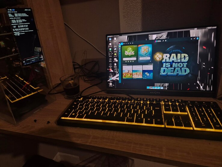 De gemodificeerde Z70 Ultra, met het XFCE4-bureaublad
