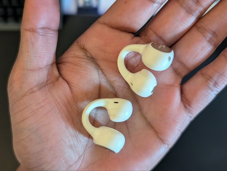 Linker en rechter oordopjes