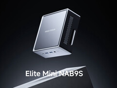 De Minisforum NAB9S heeft afmetingen van 127 x 127,5 x 54,7 mm en weegt ongeveer 570 g.