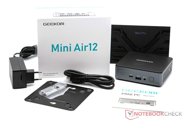 Geekom MiniAir 12 met accessoires