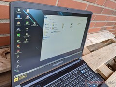 Acer Predator Triton 300 - buitenshuis