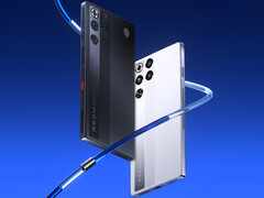Bevestigd is dat de RedMagic 11 Pro en Pro+ twee 50 MP camera&#039;s op de achterkant hebben. Afgebeeld: de niet-transparante versies van de gamingtelefoon. (Afbeeldingsbron: RedMagic)