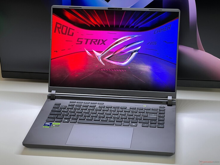 Asus ROG Strix G16 G615 beoordeeld door Notebookcheck