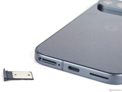 De Google Pixel 10 zal dezelfde 5G-modem hebben als de hier getoonde Pixel 9 (bron: Notebookcheck)