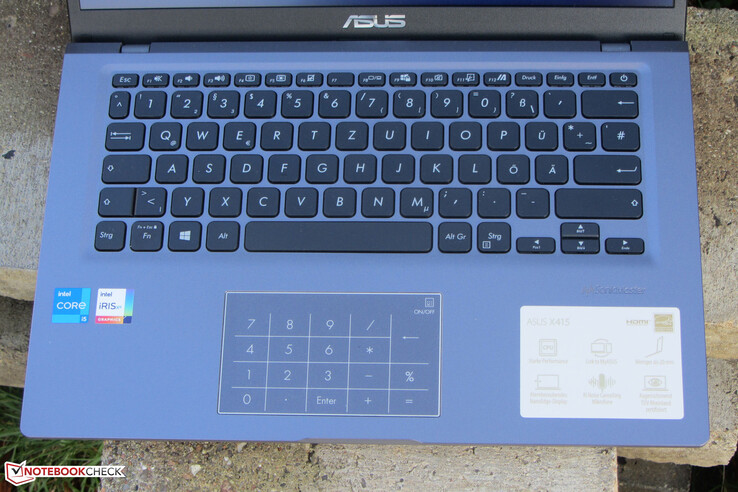 Asus F415: Toetsenbord