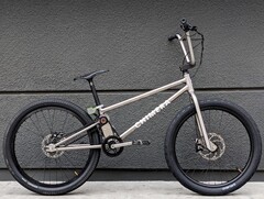 De Chimera BMX e-bike kan 30 mph (~48 kph) bereiken in 4,5 seconden. (Afbeelding bron: Chimera)