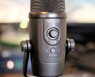 Movo UM300 USB-microfoon in de hand: Een mini-microfoon met een heldere stem