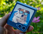 De Galaxy Z Flip FE komt mogelijk met Samsung's huidige opvouwbare clamshell-ontwerp, Galaxy Z Flip6 afgebeeld. (Afbeeldingsbron: Notebookcheck)