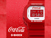 De oudere Casio G-Shock x Coca Cola collab - de DW5600CC23-4, afgebeeld naast de Coca-Cola en G-Shock logo's tegen een rode achtergrond. (Afbeeldingsbron: Casio - bewerkt)