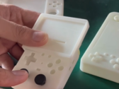 Het MagicX XU Mini 2 testontwerp onthult een verticale lay-out voor de handheld. (Afbeeldingsbron: Retro Handhelds)