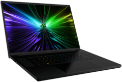 De Razer Blade 18 (2024) heeft een Thunderbolt 5-poort (Afbeelding bron: Razer)