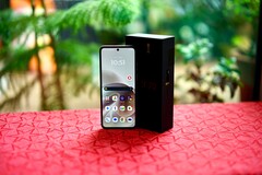 De Motorola Razr 70 biedt twee zeer heldere displays.