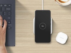 De geruchte Samsung Wireless Charger+ zou vergelijkbaar kunnen zijn met de Super Fast Wireless Charger Pad (hierboven) van het merk. (Afbeelding bron: Samsung)