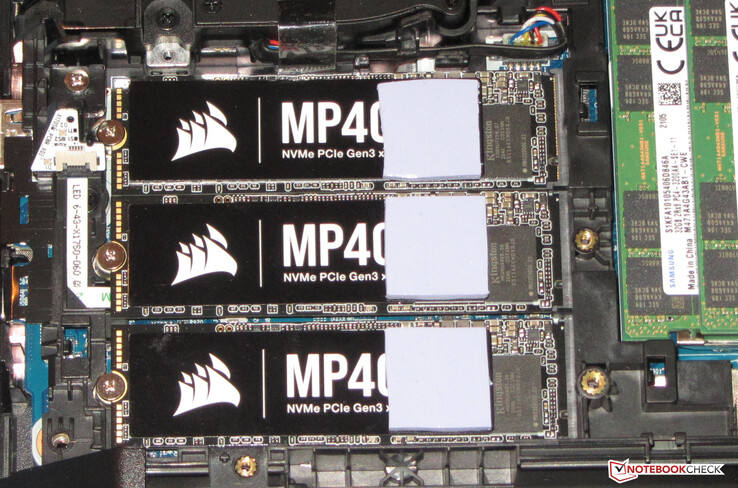 Er kunnen tot drie extra SSD's worden geïnstalleerd.