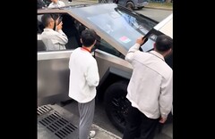 BYD-werknemers lijken wel geïnteresseerd in de Cybertruck, als we afgaan op de video. (Afbeeldingsbron: Twitter)