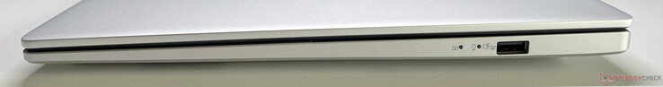 Rechts: USB Type-A 3.2 Gen 1 (5 Gb/s)