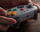 8BitDo heeft zich met zijn 64 Classic Grey controller op nostalgie gestort. (Afbeeldingsbron: 8BitDo)