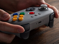 8BitDo heeft zich met zijn 64 Classic Grey controller op nostalgie gestort. (Afbeeldingsbron: 8BitDo) 