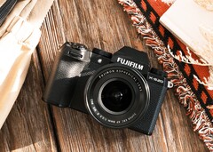 De X-S20 van Fujifilm heeft bij een aantal recensenten een blijvende indruk achtergelaten dankzij zijn compacte prestaties. (Afbeeldingsbron: Fujifilm)