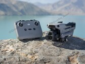 De DJI Air 3S Fly More combo met de RC 2 afstandsbediening zal bij de lancering waarschijnlijk een prijskaartje hebben van $1.492, zoals uitgelekt in het verleden. (Afbeeldingsbron: @Quadro_News op X/Twitter)
