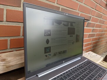 HP ZBook Firefly 15 G8 in openluchtgebruik