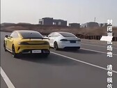 Xiaomi SU7 Ultra verslaat Tesla Model S Plaid in een dragrace (bron: screenshot van Tesla Geek op YouTube)