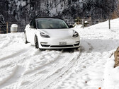 Het bereik van Teslas neemt het minst af in de winter (afbeelding: Severin Demchuk/Unsplash)