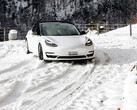 Het bereik van Teslas neemt het minst af in de winter (afbeelding: Severin Demchuk/Unsplash)