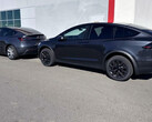 Nieuwe Stealth Grey vs oude zilveren Tesla kleuren (afbeelding: Pixlrage/Reddit)