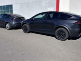 Nieuwe Stealth Grey vs oude zilveren Tesla kleuren (afbeelding: Pixlrage/Reddit)