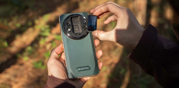 Het secundaire scherm kan van de telefoon worden verwijderd (Afb. bron: Oukitel)