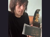 De 1e prijs New Nintendo 3DS XL van NWC 2015 gesigneerd door Shigeru Miyamoto