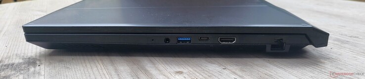 3.5 mm audio-aansluiting, USB-A 3.2 Gen 1, USB-C 3.2 (met/DisplayPort), HDMI, Gigabit Ethernet