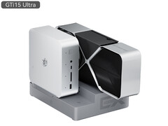 De GTi15 Ultra, met 64 GB RAM en 1 TB opslag, is nu wereldwijd verkrijgbaar. Afgebeeld: de mini PC met eGPU dock. (Afbeelding bron: Beelink)