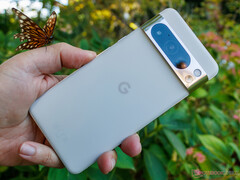 Google voorziet de Pixel 8 en Pixel 8 Pro al van updates. (Afbeeldingsbron: Notebookcheck)