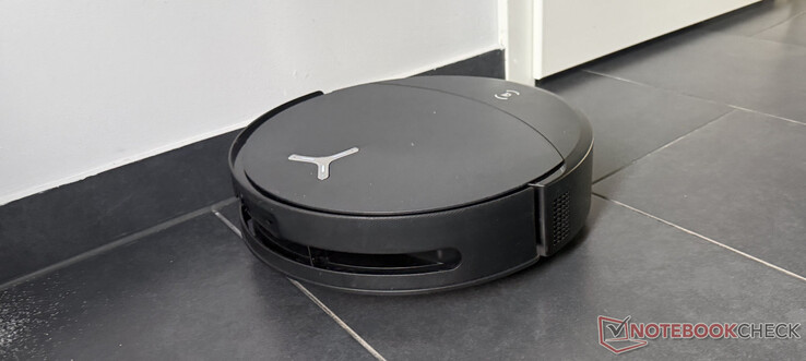 De Deebot T90 Pro Omni is met 95 mm relatief plat en heeft geen lasertoren nodig.