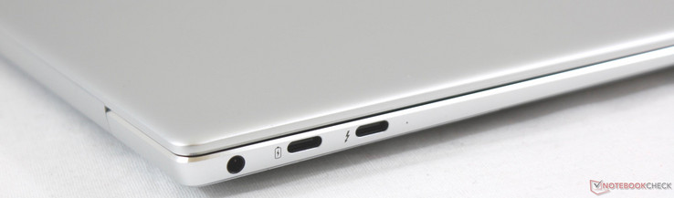 left side: 3.5-mm audio jack, USB Type C, Thunderbolt 3