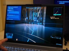 Intel Panther Lake Core Ultra X9 388H draait Cyberpunk 2077 op de Intel Arc B390 iGPU op ultra-instellingen. (Afbeeldingsbron: ETA Prime via YouTube)