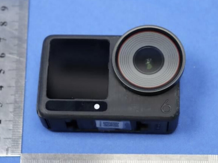Een afbeelding van een DJI Osmo Action 6 prototype dat de FCC in februari publiceerde. (Afbeeldingsbron: FCC)