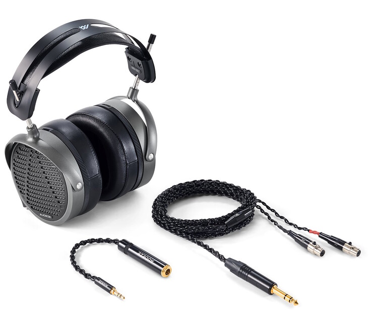 De Audeze MM-520 wordt geleverd met een kabel en een stekkeradapter.