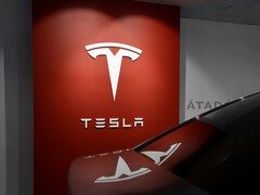 De Autopilot-functie van Tesla lijkt bij dit specifieke ongeval geen rol te hebben gespeeld.