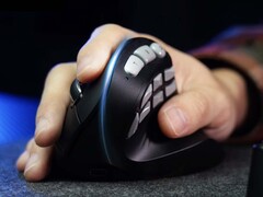 De E9 Pro is een nieuwe verticale muis voor gamers (Afbeelding bron: Solakaka)