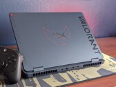 De HyperX Omen 16 Valorant Edition ziet er geweldig uit, maar de donkere oppervlakken trekken vingerafdrukken aan alsof er geen morgen is