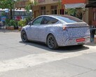 Een gecamoufleerde Tesla Model Y gespot in India in aanloop naar de lancering (bron: shameelck op Reddit)