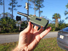 De YouTuber gebruikte LoRa nodes (op de foto) om verbindingen tussen verschillende steden op te zetten.