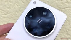 Na de Oppo Find X8 Ultra (hier afgebeeld) en de Oppo Find X9 Ultra volgt mogelijk een Oppo Find X10 Ultra met een dubbele 200 MP periscoop telelens. (Afbeeldingsbron: Notebookcheck)