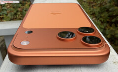 de verkoop van de iPhone 17-serie (foto) heeft geholpen om de waardering van Apple te doen stijgen (Afbeelding Bron: Notebookcheck)