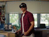 Afbeelding van de Steam Frame VR-headset en controllers